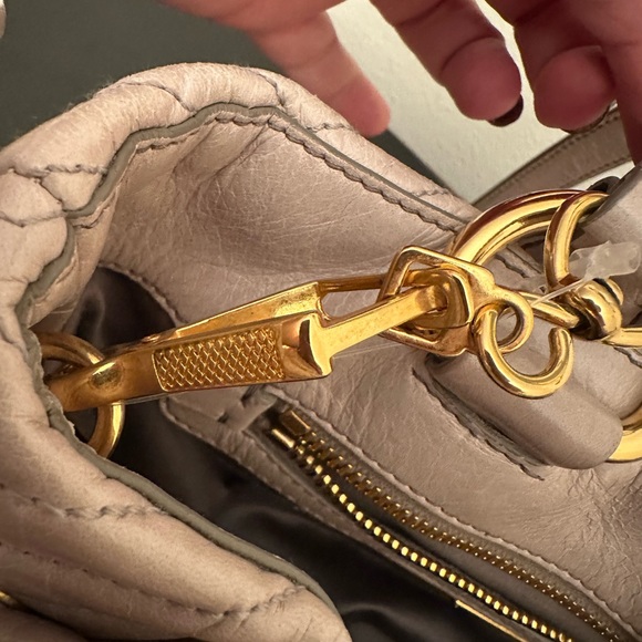 Miu Miu shine trapu - Picture 6 of 17